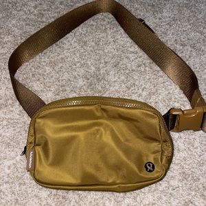 NWOT Lululemon Everywhere Belt Bag